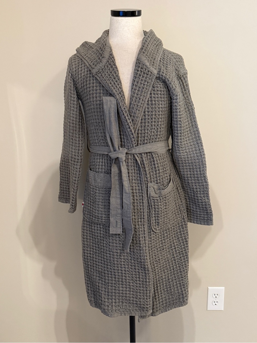 NWOT Onsen Hooded Waffle Robe in Cinder Grey